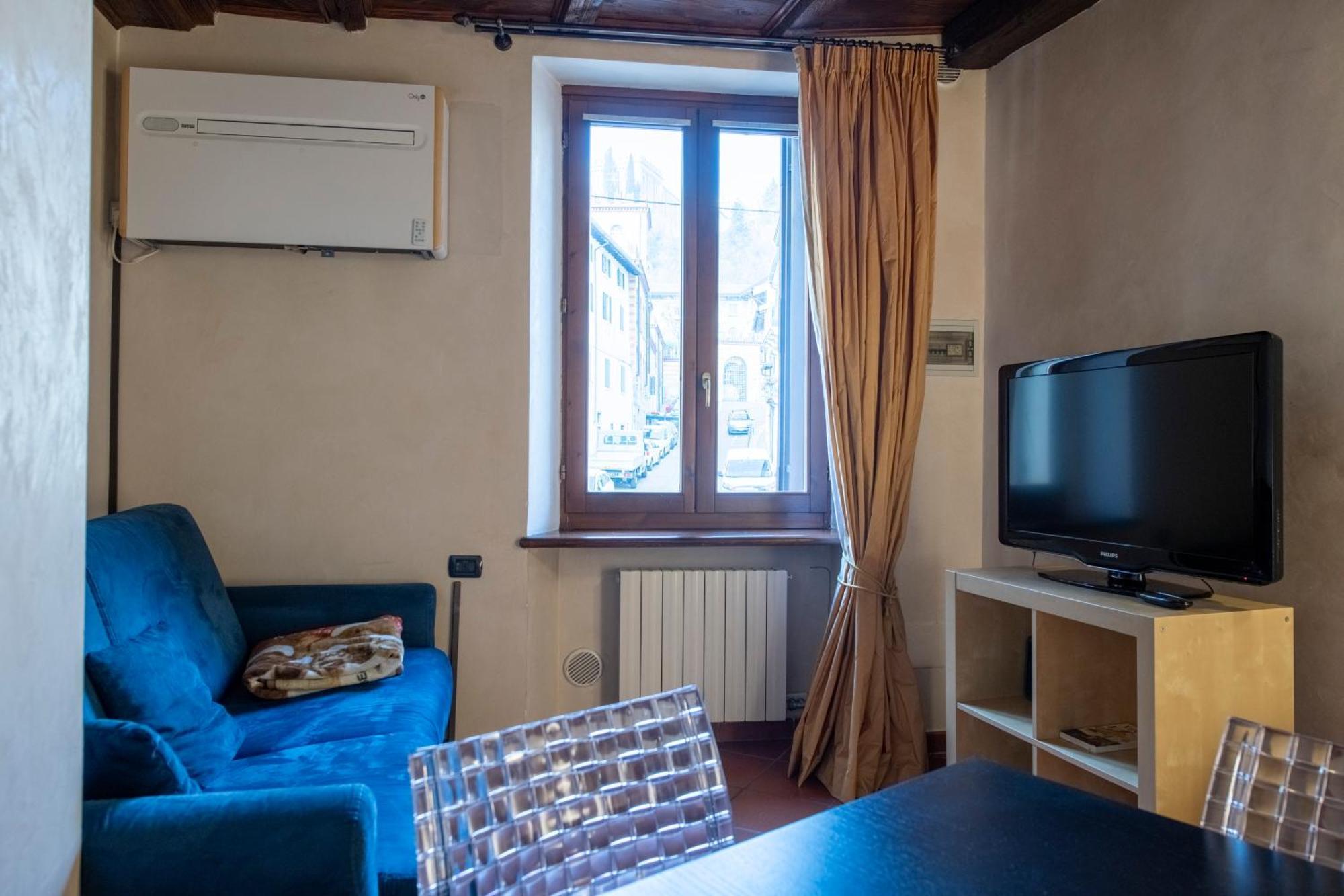 Ai Piedi Del Castello / 4Pl / Apt. Full Verona Buitenkant foto