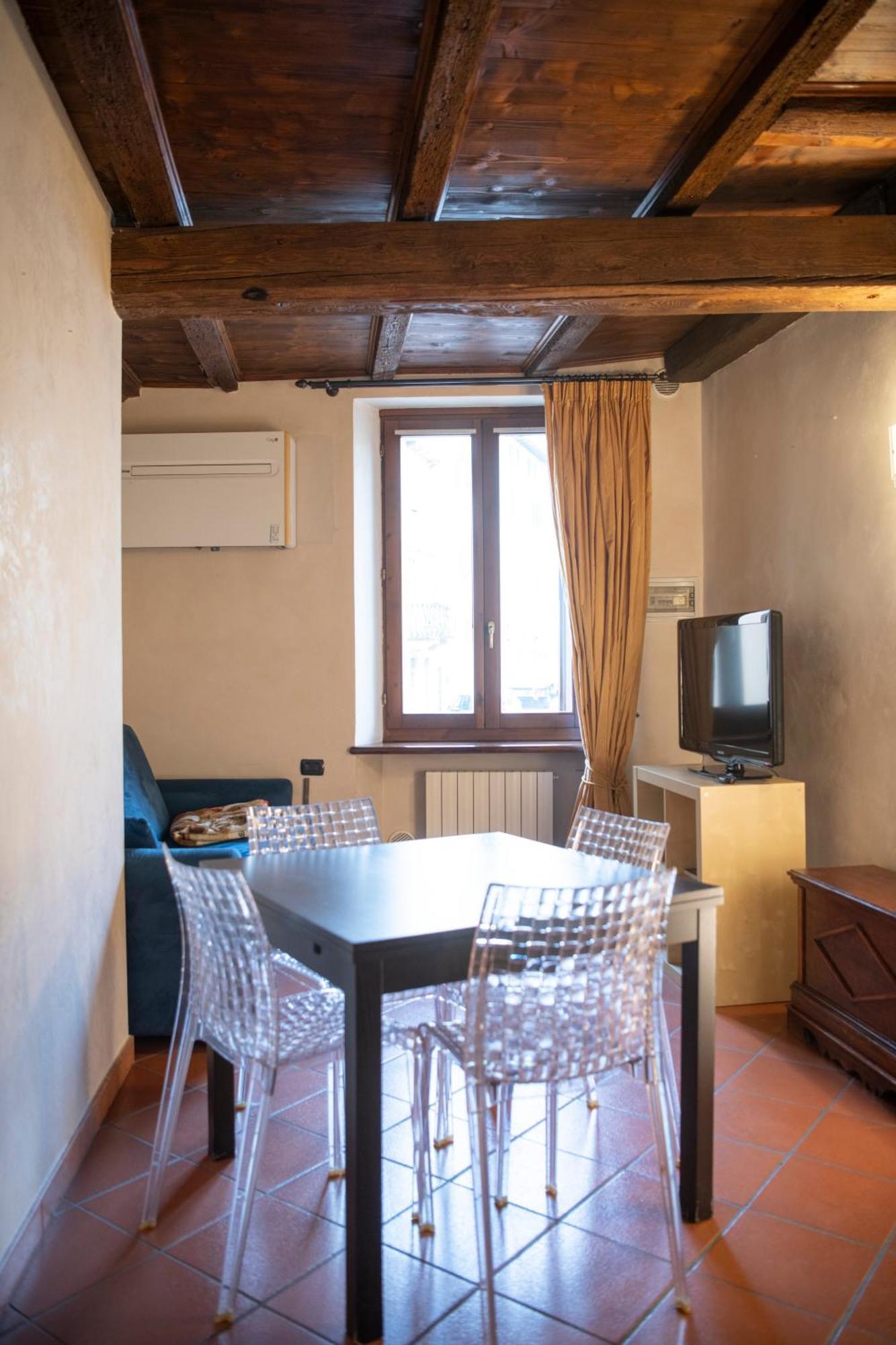 Ai Piedi Del Castello / 4Pl / Apt. Full Verona Buitenkant foto