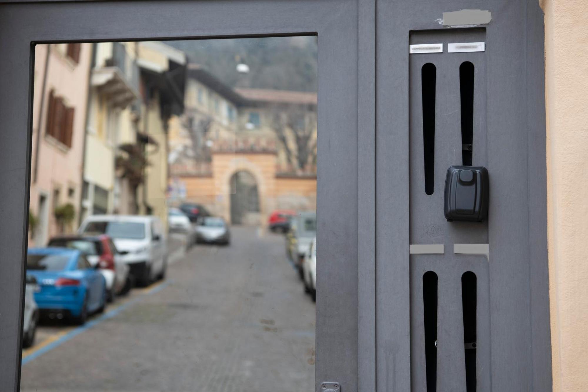 Ai Piedi Del Castello / 4Pl / Apt. Full Verona Buitenkant foto