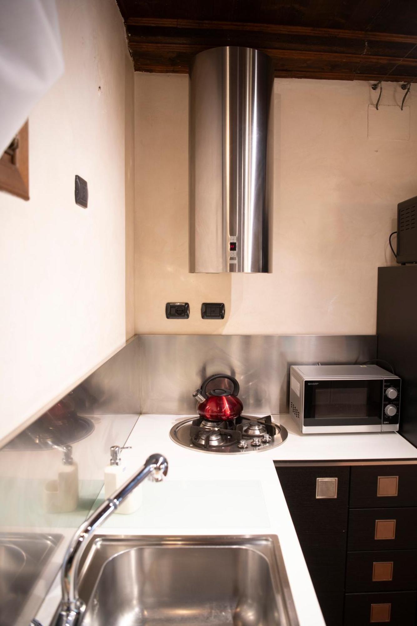 Ai Piedi Del Castello / 4Pl / Apt. Full Verona Buitenkant foto