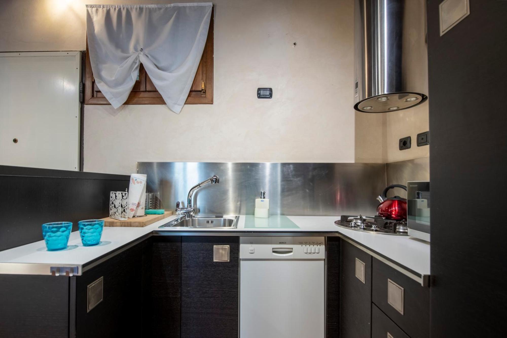 Ai Piedi Del Castello / 4Pl / Apt. Full Verona Buitenkant foto